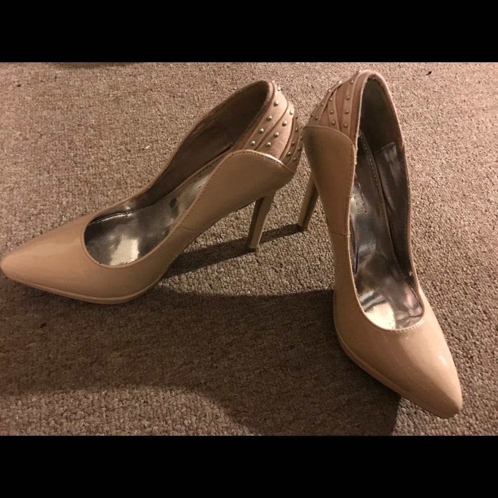Nude Report Pump Heels